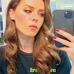 Meet your Posher, Alba